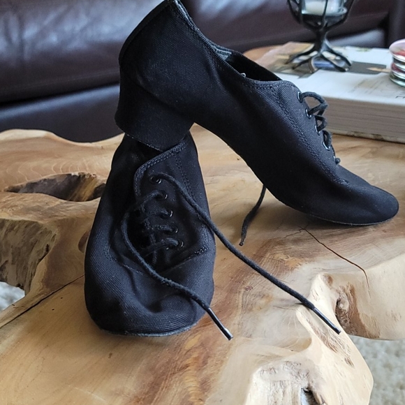 Capezio Dance Shoes - Picture 1 of 6